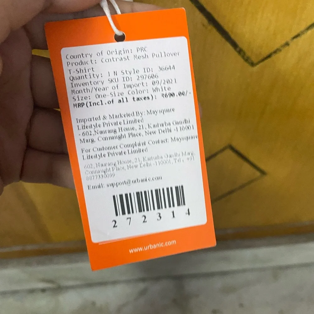 Brand New Crop top with soft polka dot sleeves - Picture 3 of 3